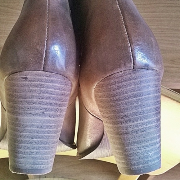 Like New Aldo Genuine Leather Booties - Picture 5 of 8